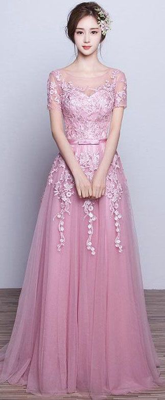 váy dạ hội màu hồng nhẹ nhàng và nữ tính