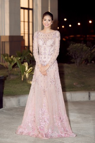 Đầm dạ hội cao cấp màu hồng của Phạm Hương DA 33